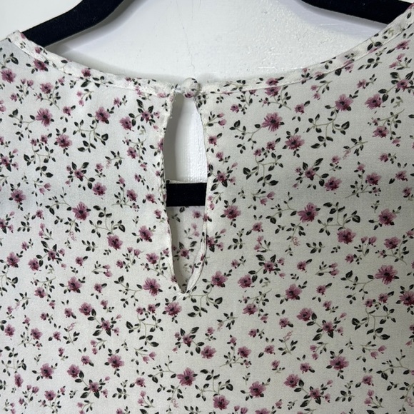 Planet Gold Floral Peplum Blouse - Picture 7 of 8